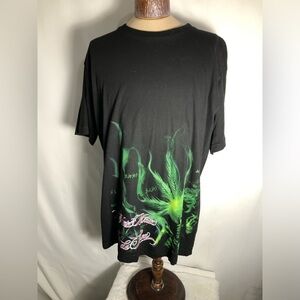 Men’s Black XL Shirt.